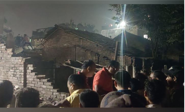 कोलकाता में निर्माणाधीन इमारत ढही, दो लोगों की मौत, हादसे की जगह पहुंची ममता बनर्जी